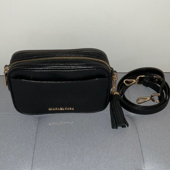 Michael Kors Handbags - Michael Kors Crossbody Bag